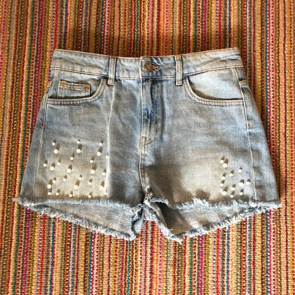 Pearl Light Wash Jean Shorts - Picture 2 of 5